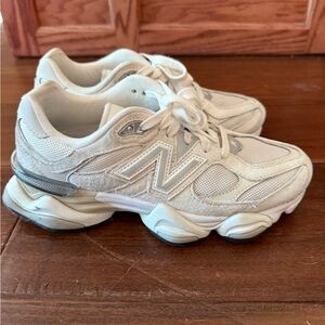Women’s New Balance 9060 Sneakers size 7